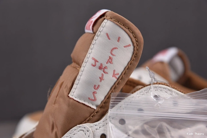 Kicked Out Shoe Store SP 1 Scott OG DM7866-106 AJ Low x Travis 0812
